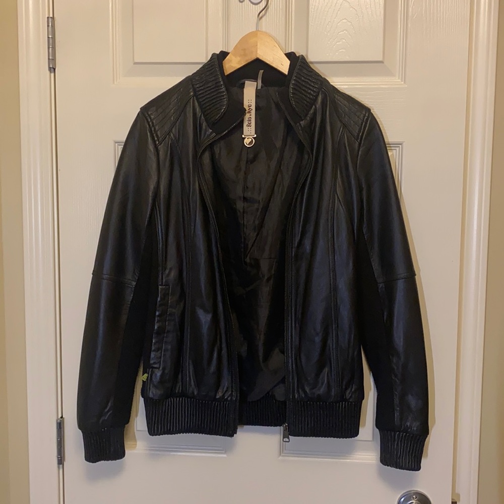 Soia & Kyo knit trim genuine 100 % leather coat size medium